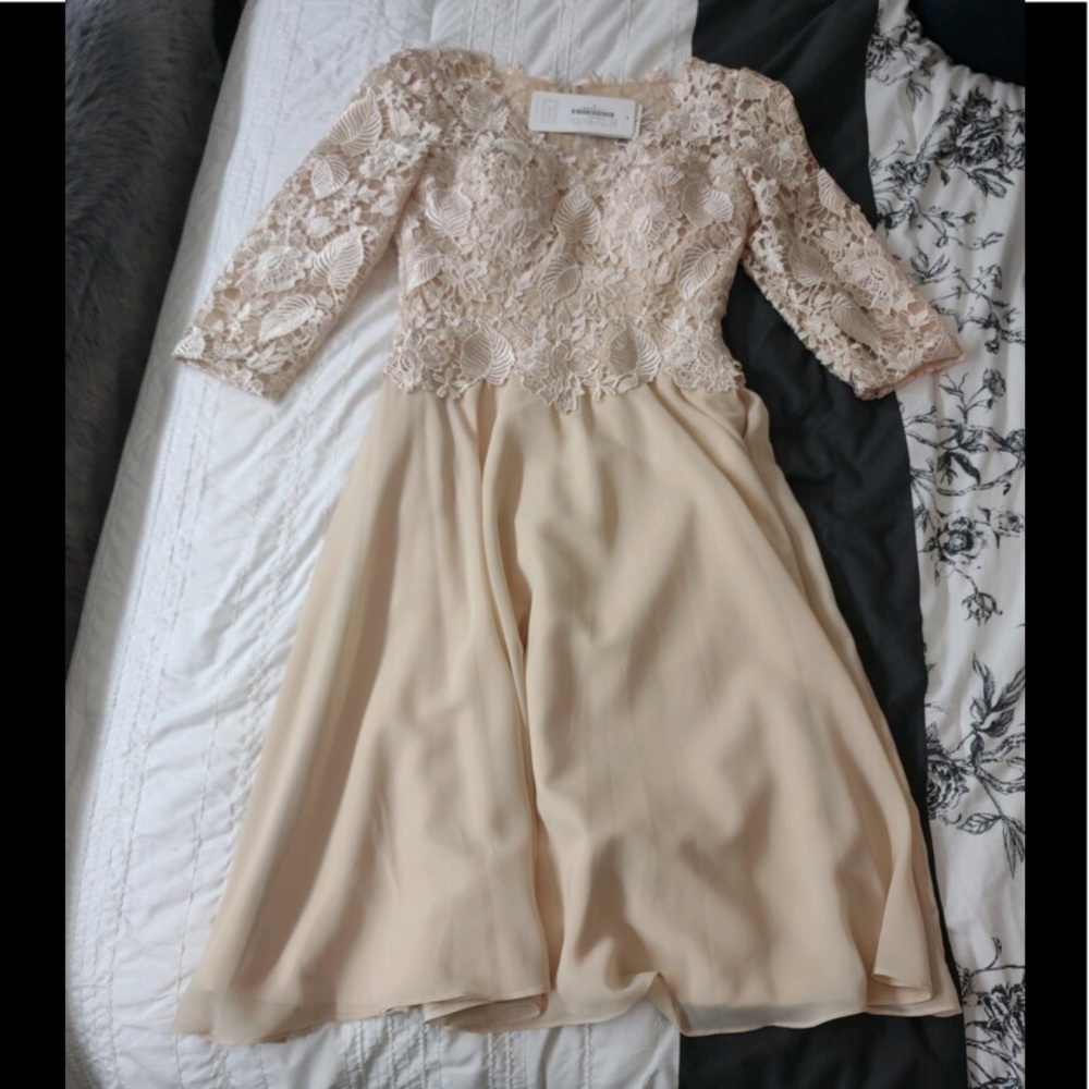 Wedding & Special Occasion Dress  champagne size 6 NWT